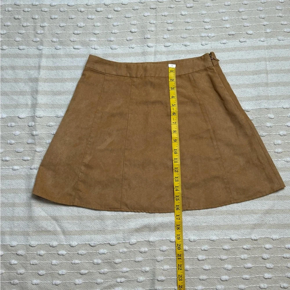 BCBGeneration faux suede A line seamed cognac/tan mini skirt size 8 - Picture 5 of 10